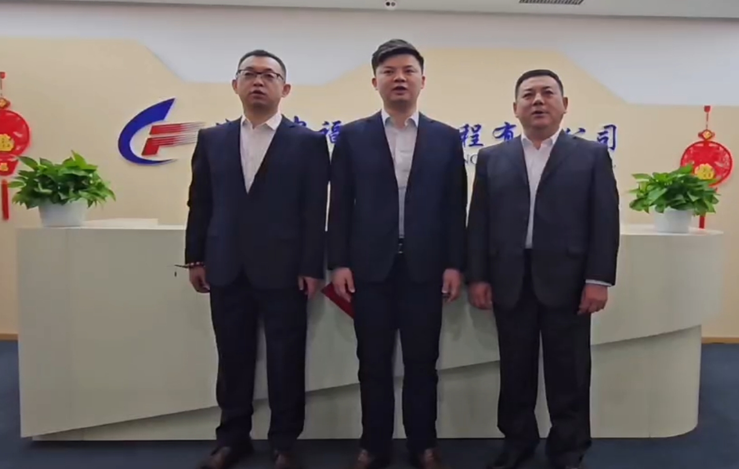 �T�����L��